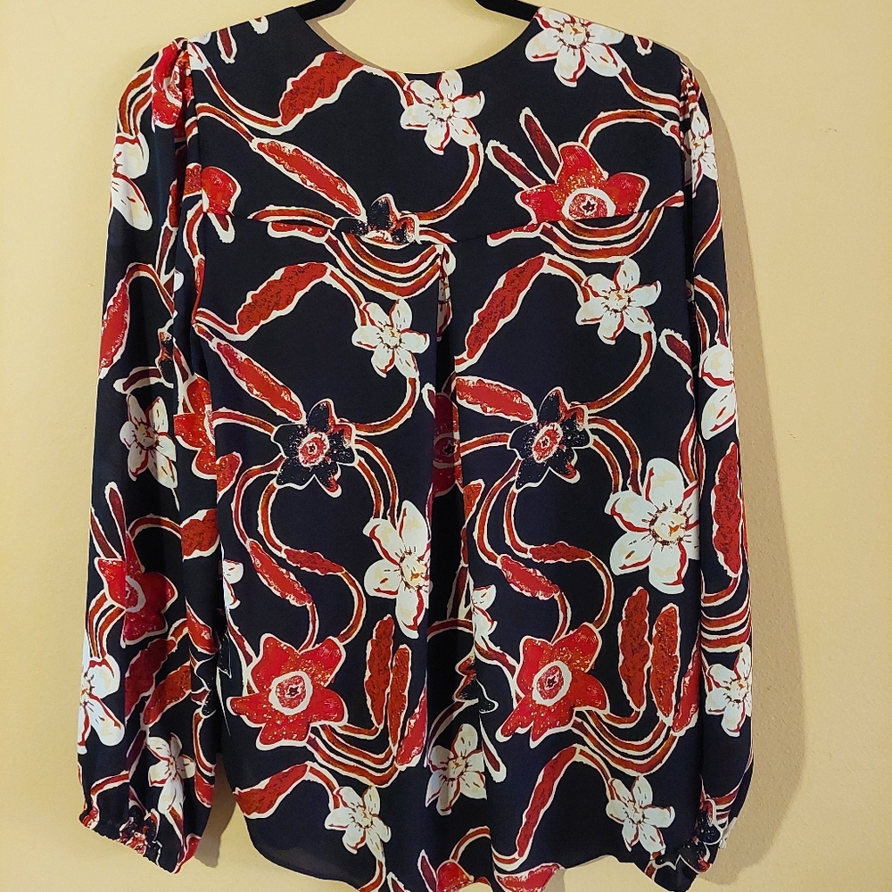 Cupcakes & Cashmere floral V neck navy blue red long sleeve abstract top. M - Picture 6 of 10